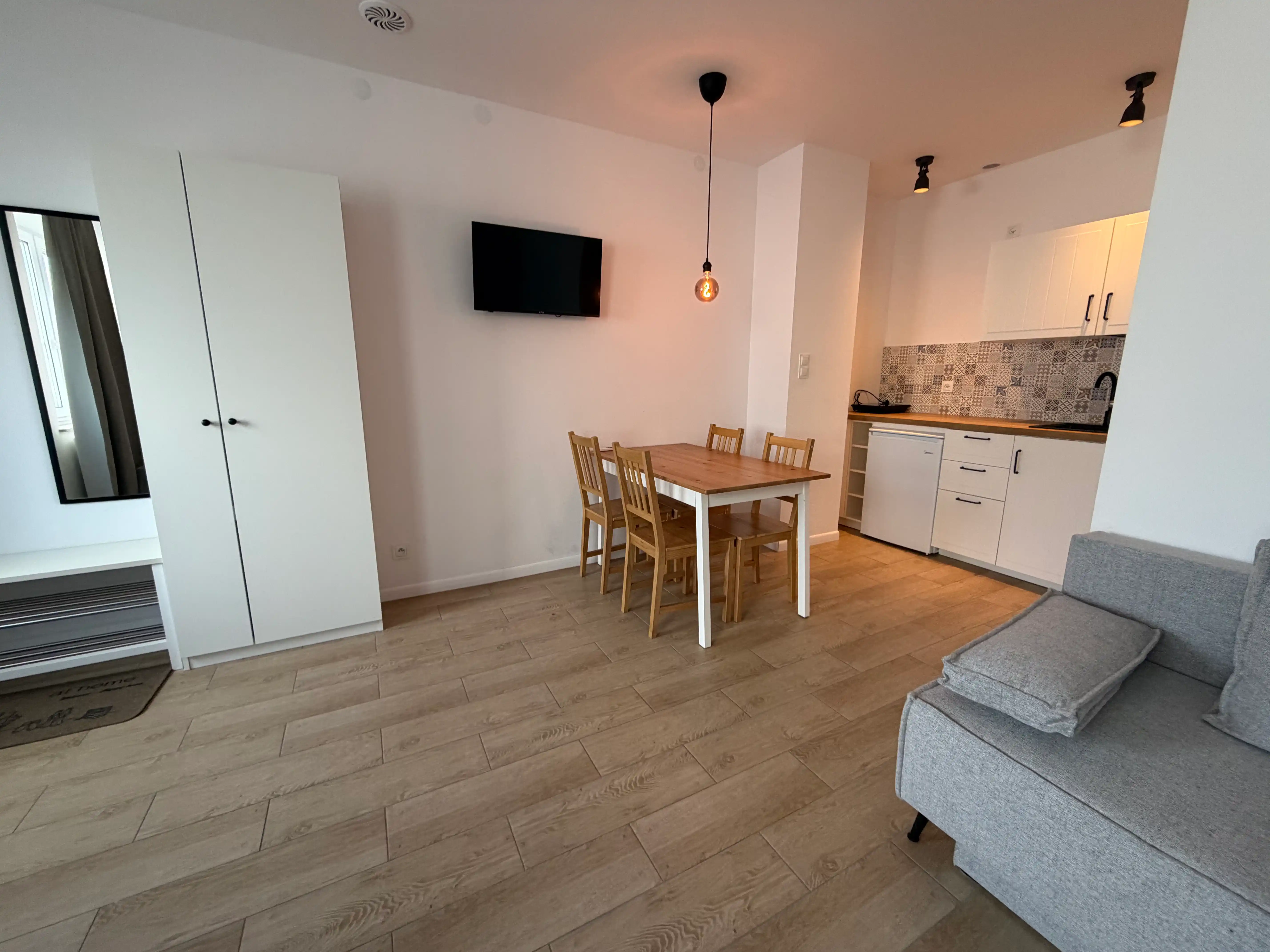 Apartament z aneksem kuchennym i jadalnią